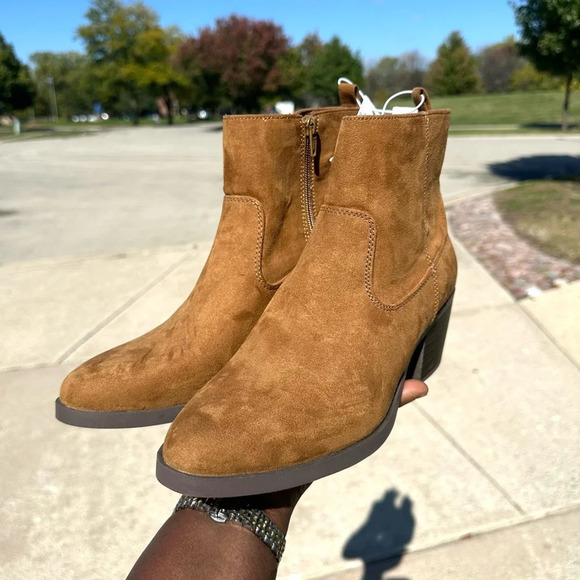 Old Navy Women’s Faux Suede Western Ankle Booties‎ Size 10 Bourbon - Picture 3 of 13